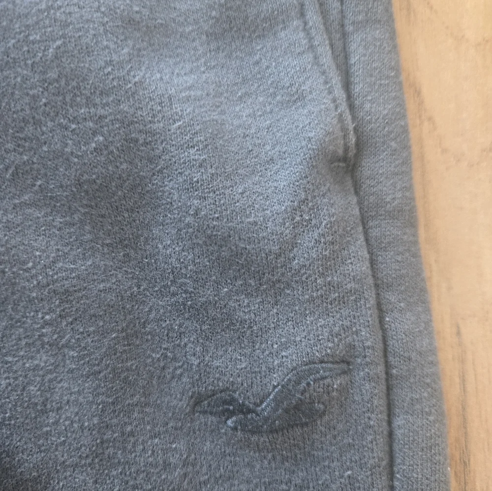 Hollister Jogger Sweatpants - Picture 2 of 4